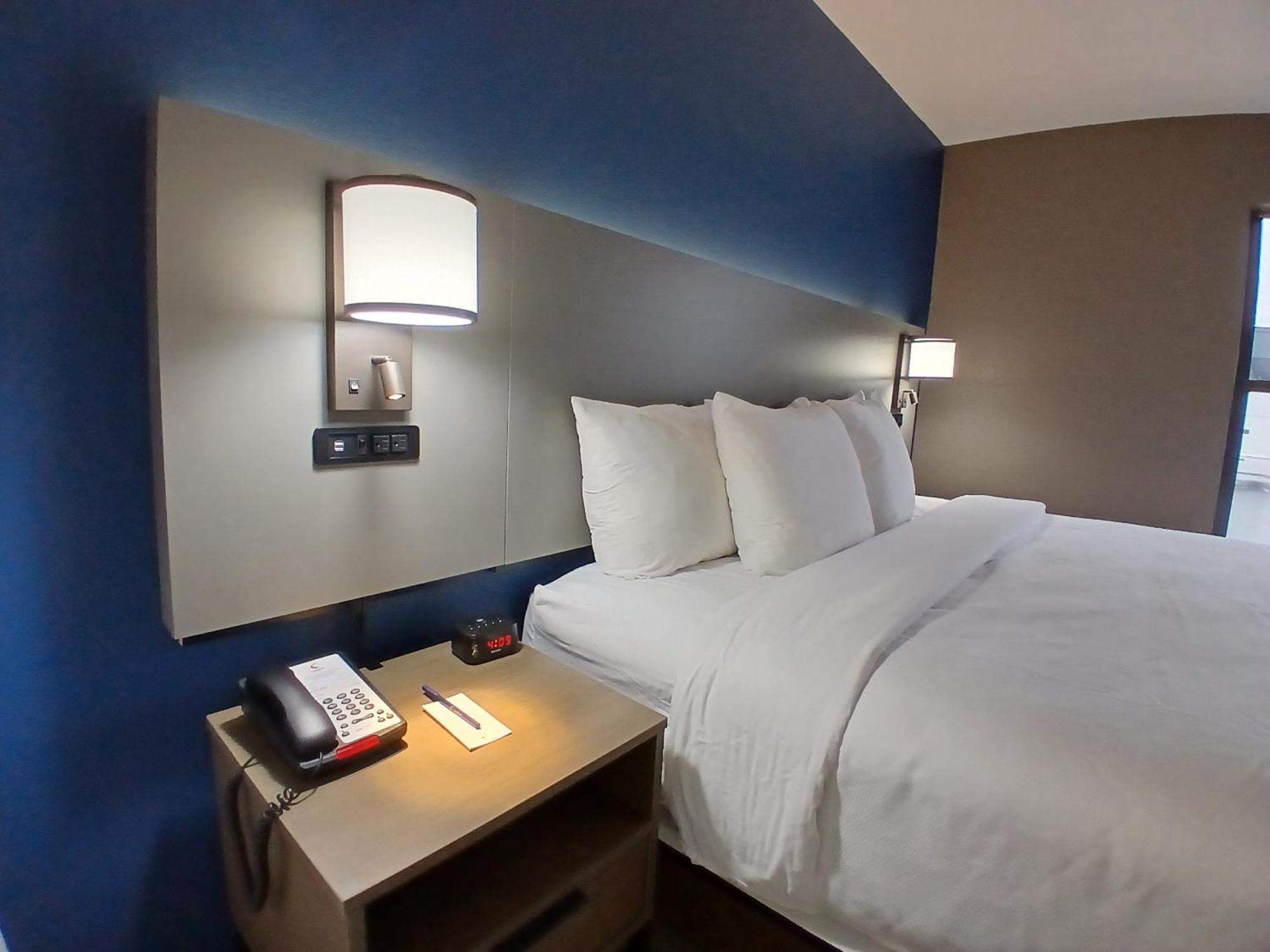 Comfort Inn Near Downtown & Blue Ridge Pkwy Marion Exterior foto
